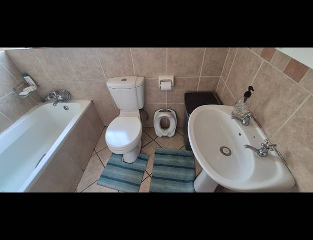 3 BEDROOM APARTMENT FOR SALE IN HALFWAY GARDENS